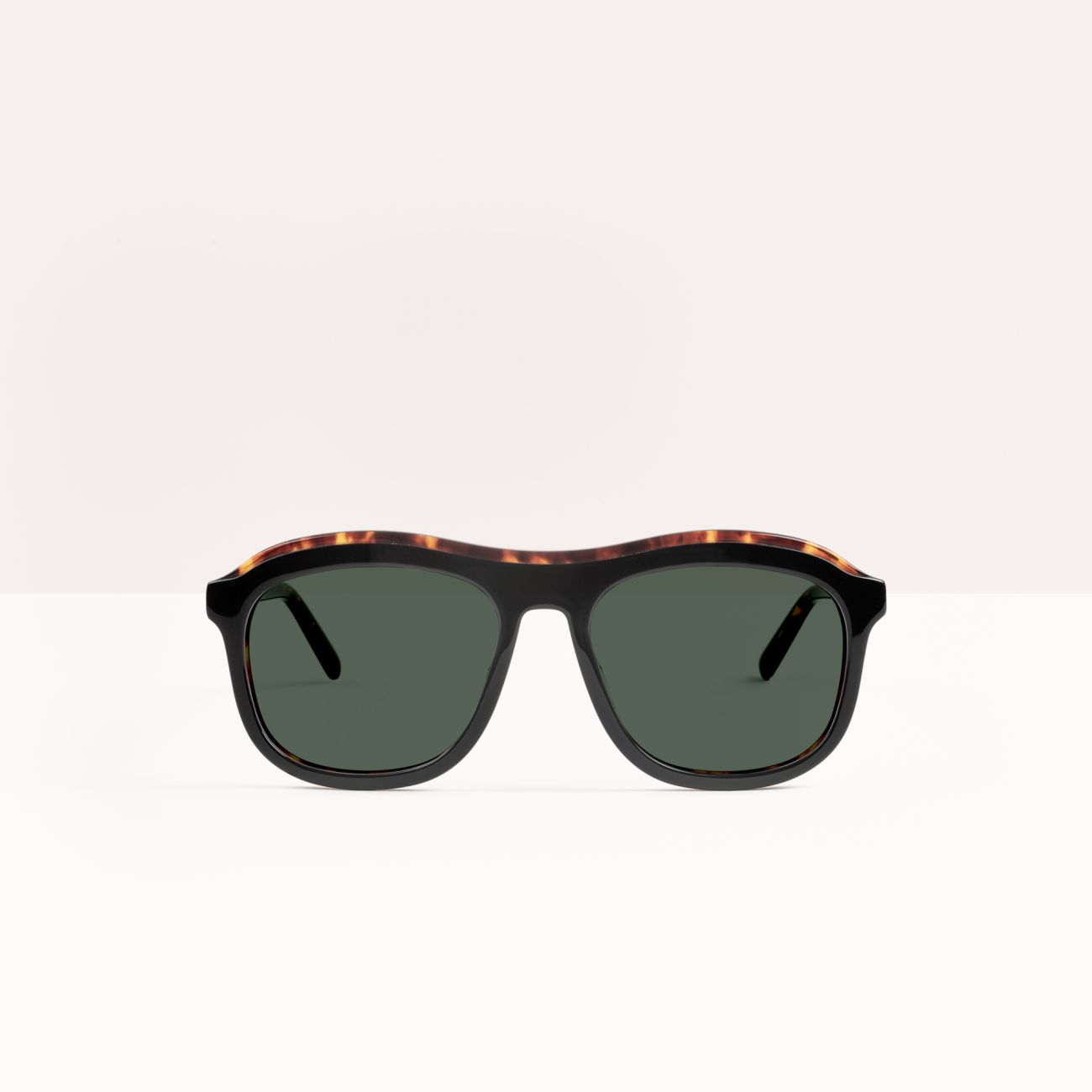 9 WF331 GILBERTC03 1